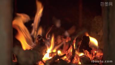 木炭燃烧灰烬篝火干柴烈火